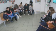 Chrípka zatvára desiatky škôl. Vírus je dravší, deti sú úplne odpálené, tvrdí pediater