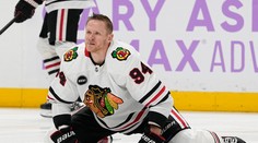 Chicago s ním rozviazalo zmluvu predčasne, skúsený Kanaďan sa vracia do NHL