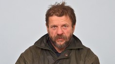 Polícia pátra po totožnosti záhadného muža. Chýbajú mu prsty