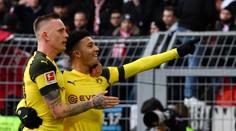 Dvojgólový Sancho pomohol Dortmundu na čelo Bundesligy, Bayern má zápas k dobru