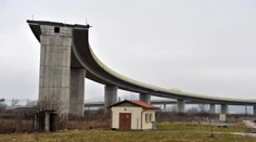 Ďalšie nešťastie pri výstavbe D1. Hydraulická ruka zavalila robotníkov