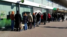 Česi hromadne vyberajú peniaze z ruskej banky Sberbank. Mstia sa za inváziu