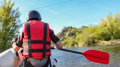 Otec skočil pod hrádzu pre topiace sa deti, sám pri tom prišiel o život
