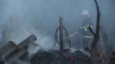 Požiar domu so skládkou na dvore postavil na nohy celú obec. Susedia tŕpli strachom