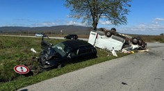 Vážna nehoda na východe Slovenska. Po zrážke dodávky s autobusom sa zranili tri osoby
