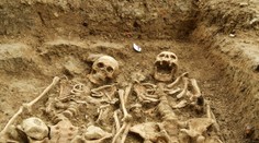 Láska až za hrob: Archeológovia našli pár, ktorý sa 700 rokov drží za ruky