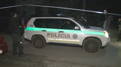 Keď žena prišla domov z obchodu, v byte našla manžela i syna s prestrelenými hlavami