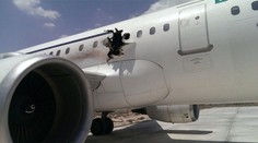 Muža po výbuchu vycuclo z lietadla, pilotovi sa podarilo bezpečne pristáť