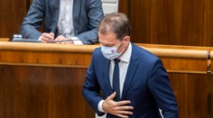 Igor Matovič ostáva ministrom financií. Opozícii sa ho nepodarilo odvolať