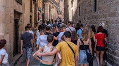 Španielsko navštívilo rekordne veľa turistov. Protesty záujem o destináciu neovplyvnili