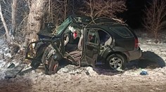 V Demänovskej doline zahynul mladý vodič po náraze do stromu. Polícia zisťuje, prečo náhle zišiel z cesty