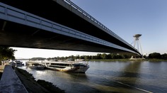 Dráma na moste v Bratislave. Na mieste s mužom zasahoval vyjednávač