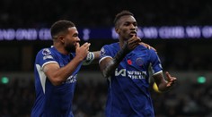 Londýn je po šialenom derby modrý. Dve červené karty, štyri neuznané góly i Jacksonov hetrik