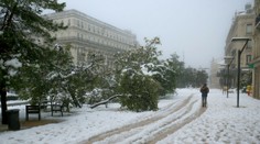 Silné sneženie vo Francúzsku: Zomrel jeden človek a tisícky ľudí zostali bez elektriny