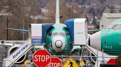 V palivových nádržiach Boeingu 737 MAX našli kovové hobliny, hlavný manažér zúri