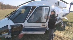 Obetavý pilot z Česka namiesto vyhliadkových letov z ukrajinskej hranice preváža vrtuľníkom utečencov