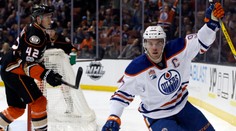 VIDEO: Newyorské derby ovládli Islanders, McDavidov skvostný gól nezabránil prehre