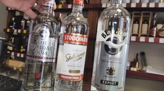 Ruská vodka už nie je ruská, no rozdiel v chuti vraj nespoznáte. Vyrába sa v Európe