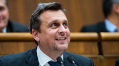 Andrej Danko počas letu do Soči vyhlásil, že sa Ruska nevzdá