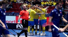 Tvrdá rana od najväčšieho favorita. Slováci dlho vzdorovali, no majstrovstvá sveta začali prehrou so Švédmi