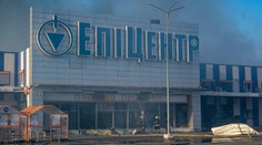 Útok na hypermarket v Charkove má už jedenásť obetí