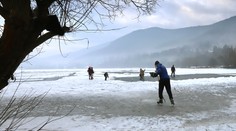 Sneženie komplikuje dopravu, v jednej obci už vyhlásili mimoriadnu situáciu