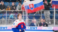 Otec bol majstrom sveta, on je top nádejou draftu. O kapitána reprezentácie sa kluby NHL doslova trhajú