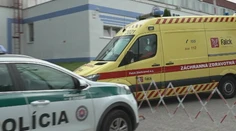 Muža (20), ktorý v noci prepadol a zranil ženu (49), majú už v rukách policajti
