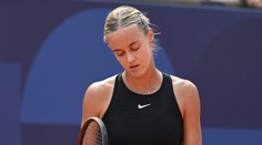 FOTO: Životný turnaj sa medailou neskončil. Svetová jednotka bola nad sily Schmiedlovej. Slovenka aj tak môže byť spokojná