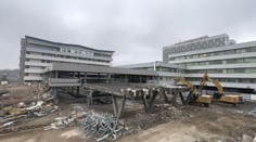 Banskobystrická nemocnica sa mení od základov. Ukážeme vám miesta na stavenisku, kam sa nedostanete