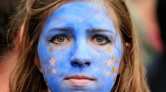 Londýnčania sa zahalili do farieb Európskej únie. Protest proti brexitu
