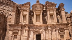 Veľký objav v starovekej Petre. Archeológovia našli neporušený hrob s telami a množstvom milodarov