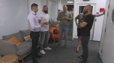 Vraj ich núti, aby väzňom robili zle. Takmer 30 zamestnancov sa v Dubnici nad Váhom sťažuje na šéfa