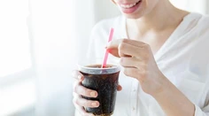 Jedna cola či limonáda denne? Vedci upozornili na znepokojivú súvislosť
