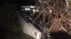 Vlak narazil do stromu. Najmenej 14 zranených v Kalifornii