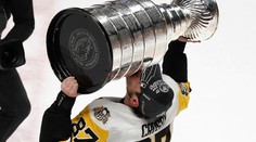VIDEO: Penguins obhájili zisk Stanleyho pohára, napodobnili tak Detroit