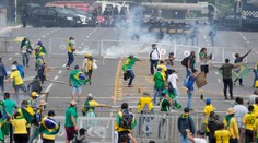 Bolsonarovi prívrženci vtrhli do budovy parlamentu