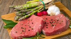 Červené mäso môže viesť k vážnej chorobe. Experti odporúčajú, aby ho ľudia vymenili za jednu náhradu