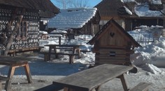 Čičmany vymierajú a obec si peniaze na svoj chod musí sama zarobiť