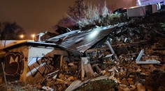 V Prahe sa odtrhol svah, zrútil sa dom aj autá