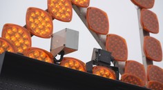 Nový záchranný štít na frekventovanej ceste pri Nitre. Vodičov varuje skôr, než uvidia problém