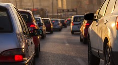 Cestovanie na sviatky sa už začalo. V okolí Bratislavy sa tvoria kolóny