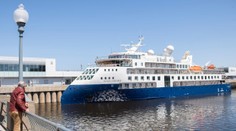 V Grónsku uviazla výletná loď. Pomoc je vzdialená dvetisíc kilometrov a dorazí až o niekoľko dní