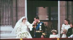 Odhalili roky strážené tajomstvo svadobných šiat princeznej Diany