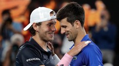 Djokovič sfúkol Pouilleho z kurtu a vo finále vyzve Nadala