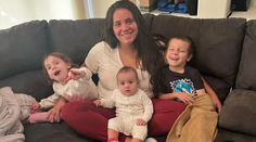 Zázrak v pôrodnici zatienila tvrdá rana. Trojnásobná matka bojuje o dva životy