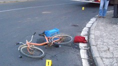 Dôchodcu v Bánovciach zhodil z bicykla a dobil na smrť. Čo je za tým?!