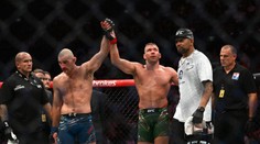 Titulové bitky na UFC 312 boli jednoznačné. Du Plessis zlomil súperovi nos, Zhangová potvrdila dominanciu