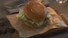 Niekomu sa možno zdvihne žalúdok. Takto vyzerá burger z nutrie