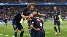 PSG v šlágri večera zdolal Barcelonu, Xavi a Totti s rekordmi